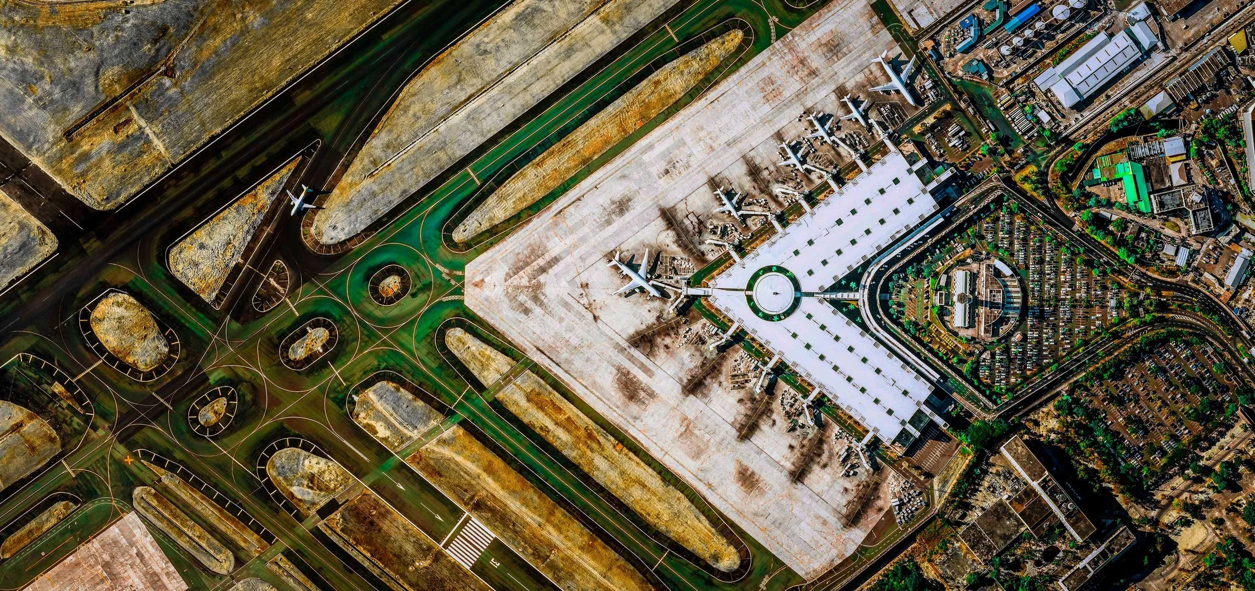 アート・デザイン・音楽 Aerial Observations on Airports アート・デザイン・音楽 Aerial Observations on Airports Tom